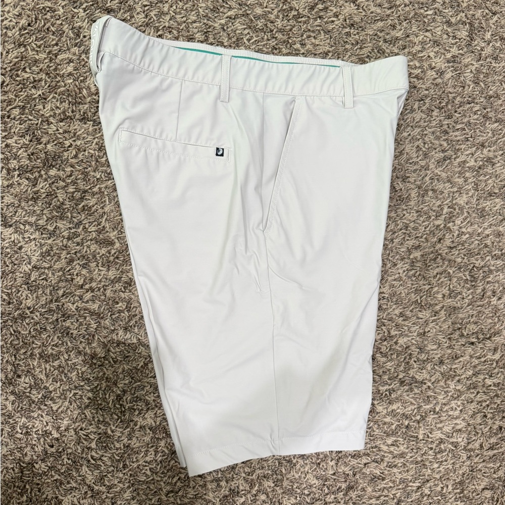 Men's Valoure Sz 32 Golf Shorts